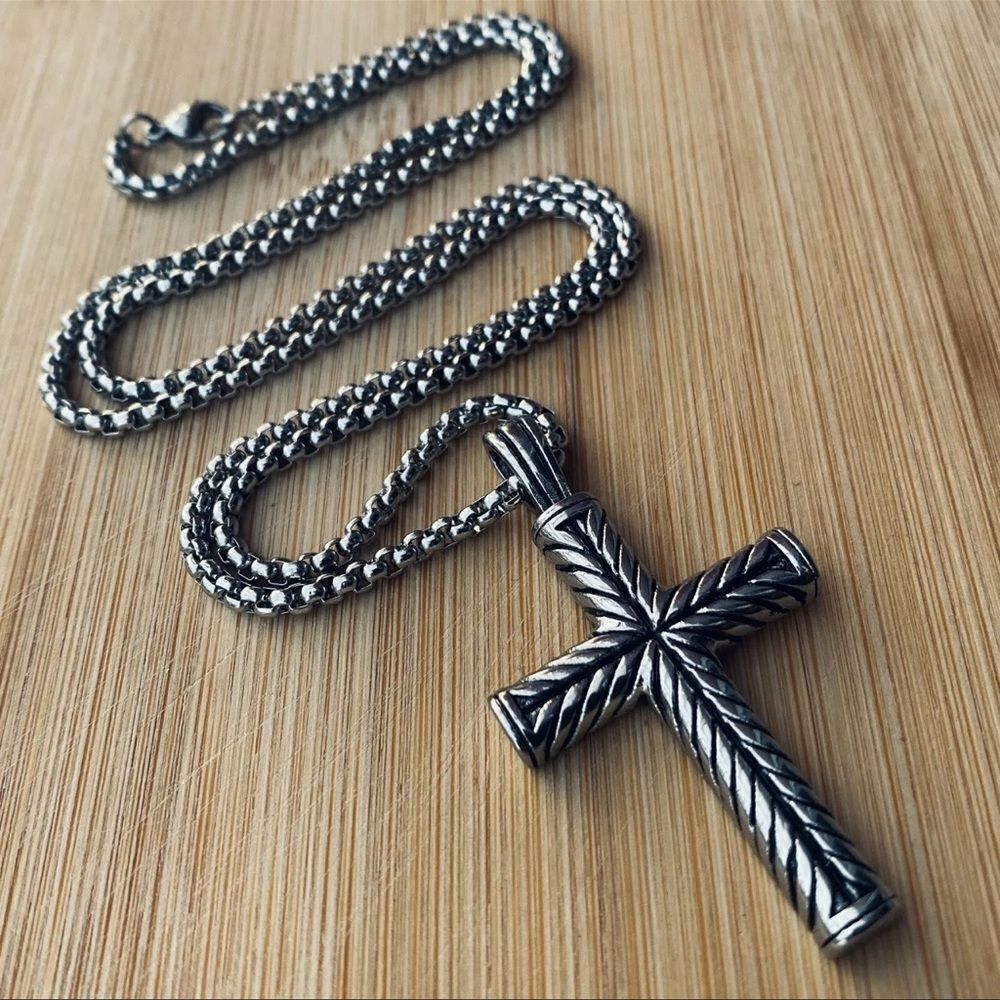 Necklace - Cross Chain 